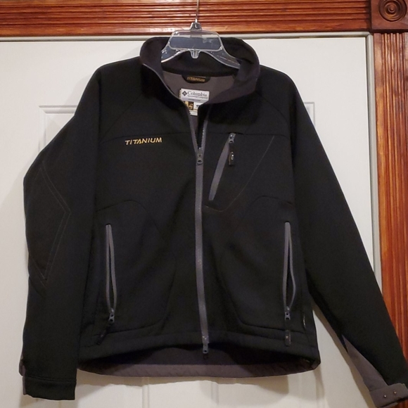 Columbia Jackets & Blazers - Columbia Titanium Women's Softshell Jacket- Large